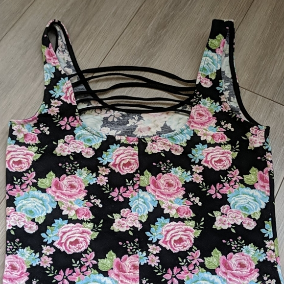 Dress by Suite Blanco - Picture 2 of 2